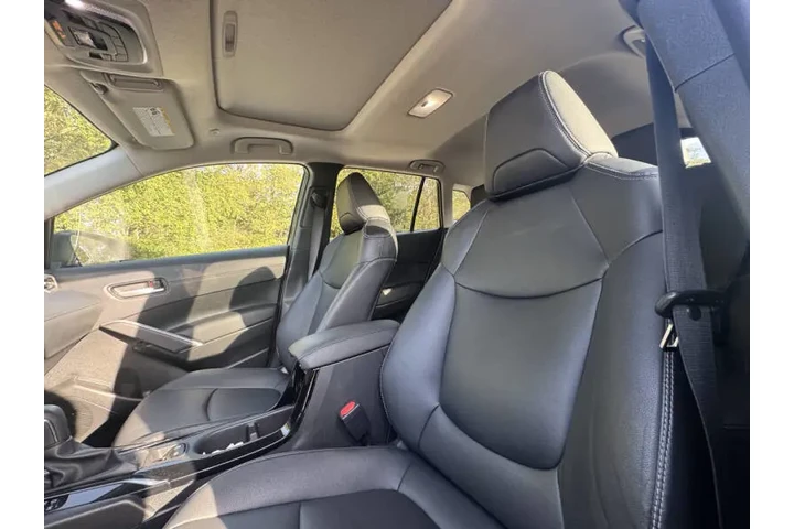 $21999 : 2024 Corolla Cross XLE image 8