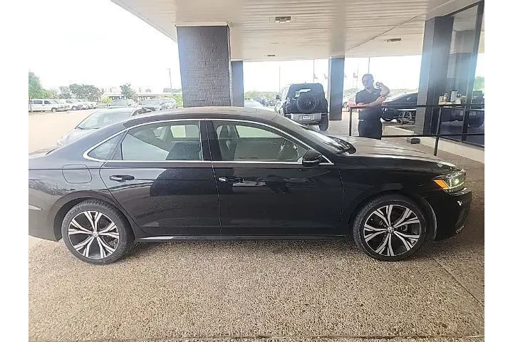 $16527 : Volkswagen Passat 2021 SE 4d image 6