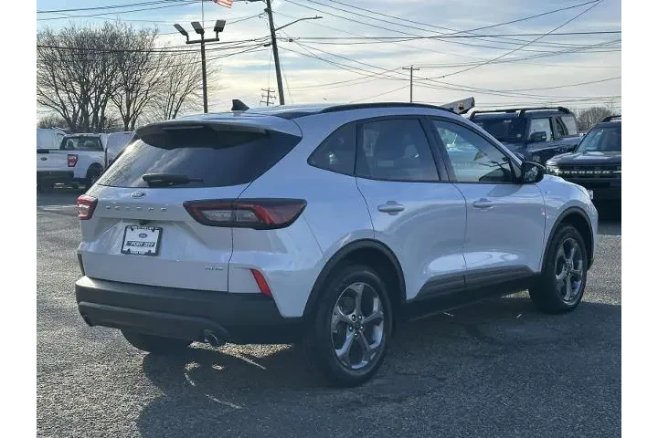 $31095 : Ford Escape 2025 AWD ST-Line image 6