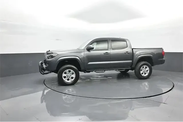 $25961 : Toyota Tacoma 2018 4x4 TRD P image 4