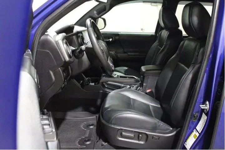 $39998 : Toyota Tacoma 2022 4x4 TRD S image 3