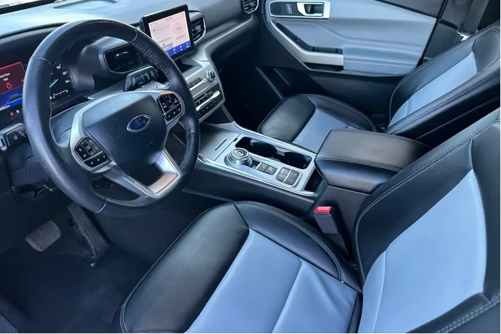 $28981 : Ford Explorer 2023 XLT 4dr S image 10