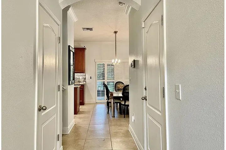 $2250 : HOUSE RENT IN TAMPA FLORIDA ! image 4