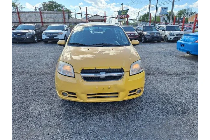 2010 Aveo LT image 1