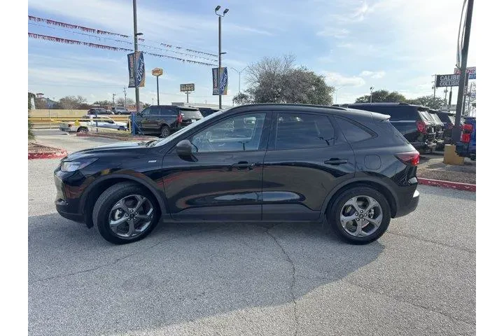 $22180 : Ford Escape 2025 ST-Line 4dr image 9