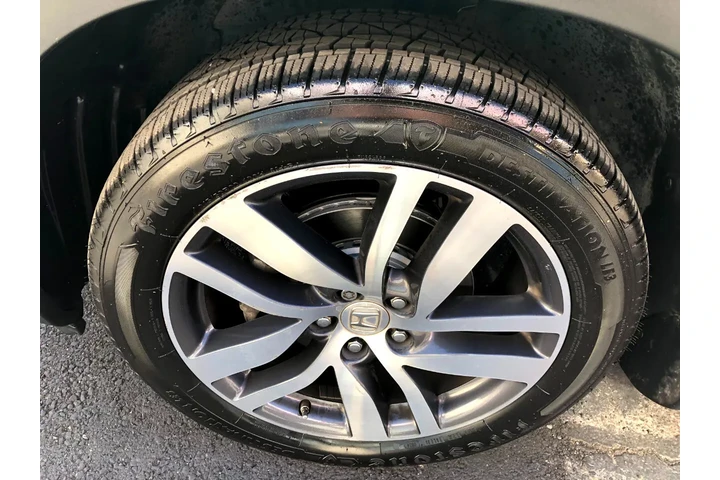 $17270 : 2016 Pilot Touring 4WD image 8