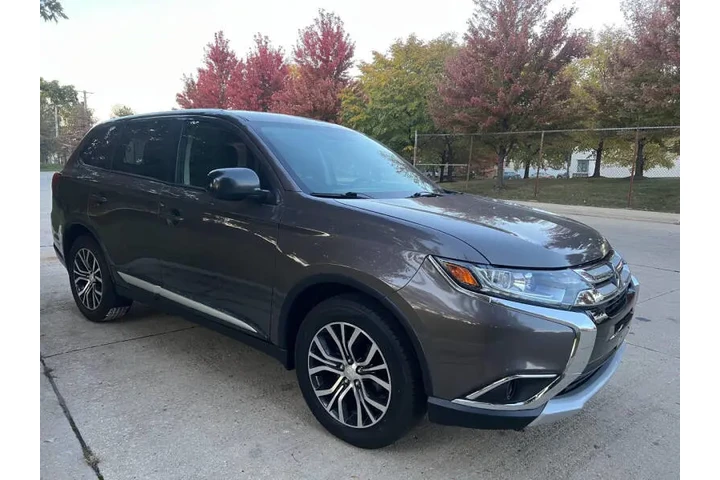 $10995 : 2018 Outlander ES image 4
