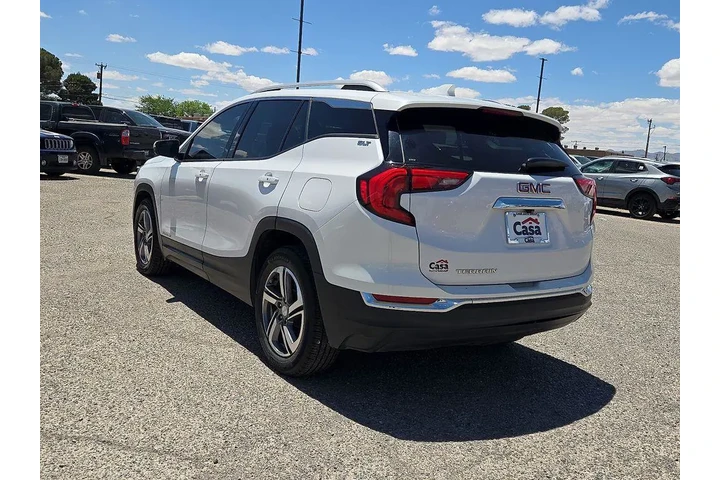 $23982 : GMC Terrain 2021 SLT 4dr SUV image 2