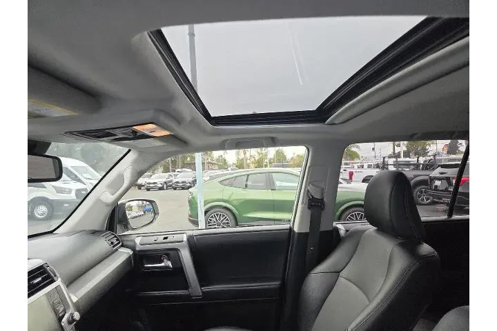 $35735 : Toyota 4Runner 2021 4x2 SR5 image 5