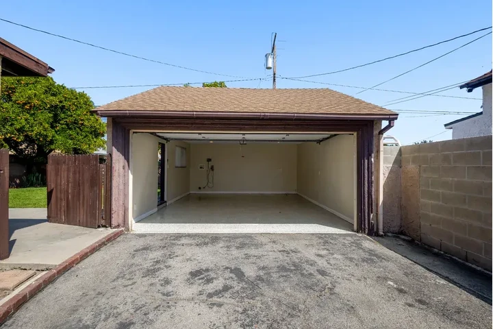 $1700 : Downey 🏠 Pet Friendly Renta image 9