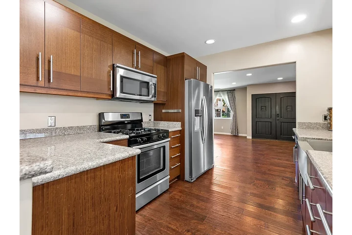 $2400 : 3 Bedroom House In Inglewood image 7