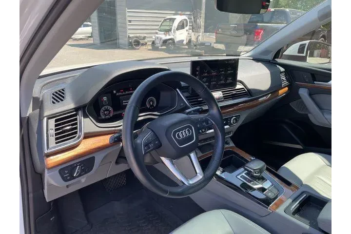 $28039 : Audi Q5 2022 AWD quattro S l image 8