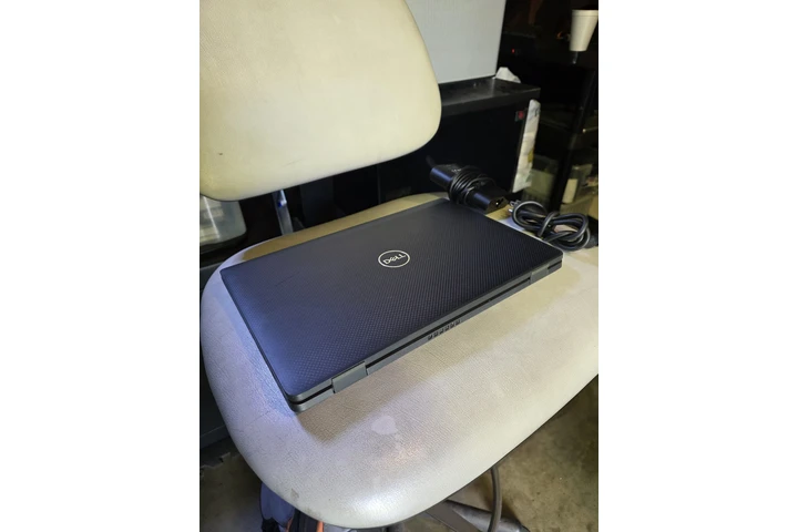 $320 : DeLL Laptop, Windows 11, i7 image 6