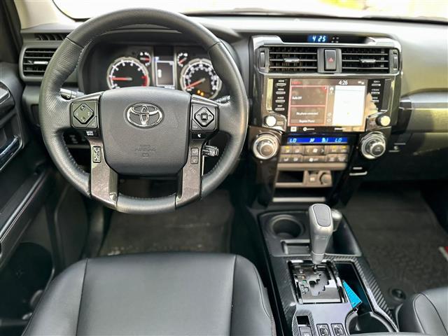 Se vende Toyota 4RUNNER 4X4 image 8