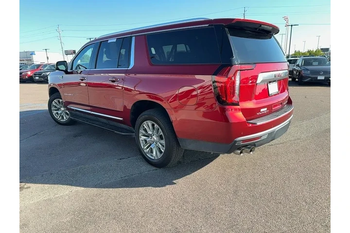 $71497 : 2024 Yukon XL Denali image 7