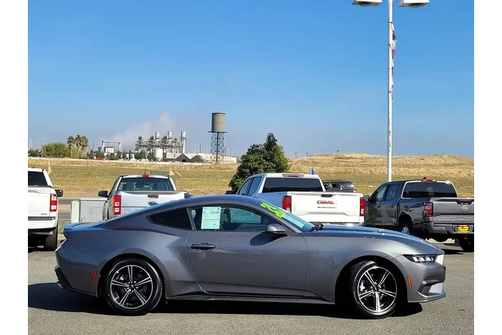 $31500 : Ford Mustang 2024 EcoBoost 2 image 3