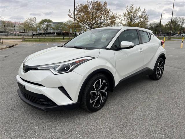 $15900 : 2018 C-HR XLE image 3