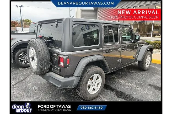 $23995 : Jeep Wrangler Unlimited 2021 image 3