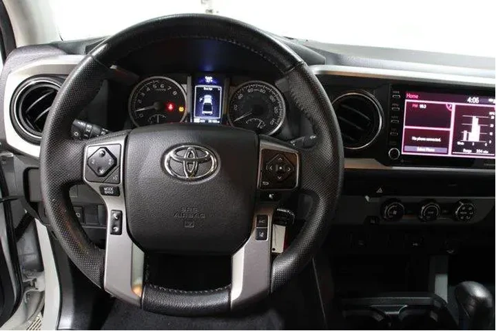 $31988 : Toyota Tacoma 2023 4x2 SR 4d image 8