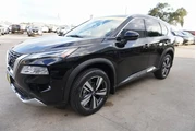 $25988 : Nissan Rogue 2023 Platinum 4 thumbnail