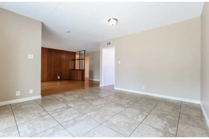 $2450 : 3 Bedroom House In Inglewood image 3