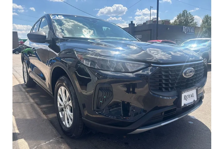 $23995 : 2025 Escape Active image 2