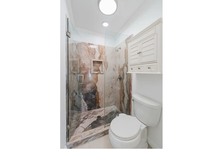 $2185 : 2 Bed 1Bath in Los Angeles image 8