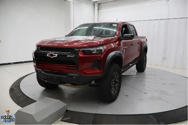 $39995 : Chevrolet Colorado 2024 4x4 image 8
