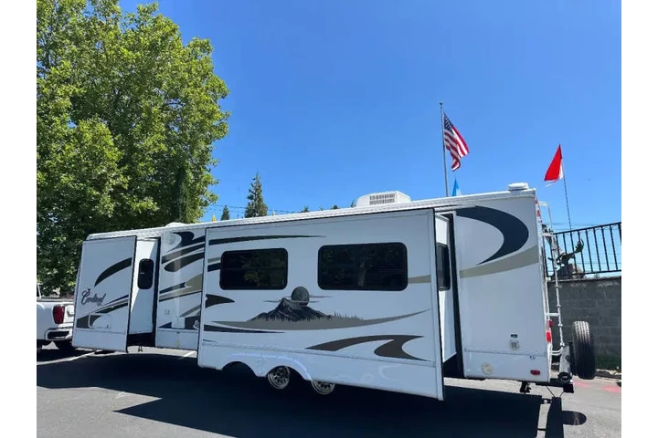 $24500 : 2008 Forest River CARDINAL LI image 9