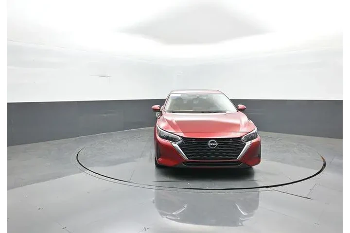 $21748 : Nissan Sentra 2025 SV 4dr Se image 2