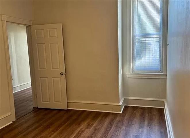 $1550 : Apartment for rent asap image 8