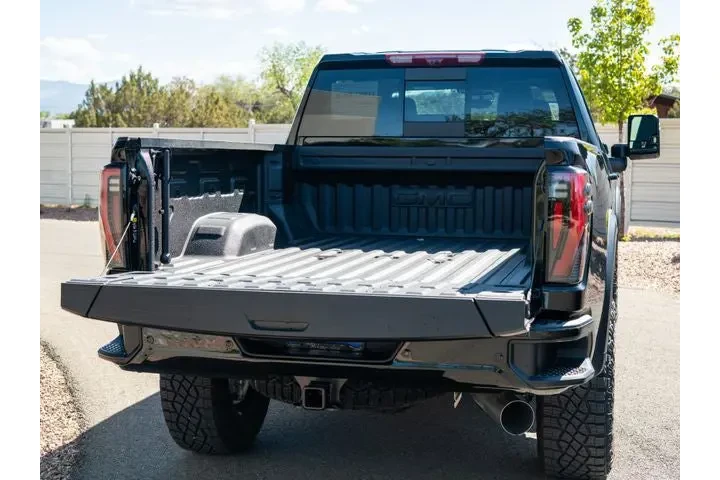 $98988 : 2025 Sierra 2500HD AT4X image 8