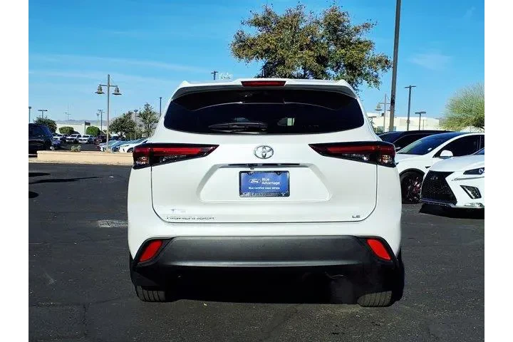 $36320 : Toyota Highlander 2024 LE 4d image 5