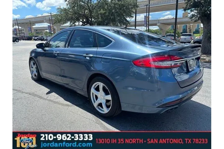 $13207 : Ford Fusion 2018 AWD V6 Spor image 4
