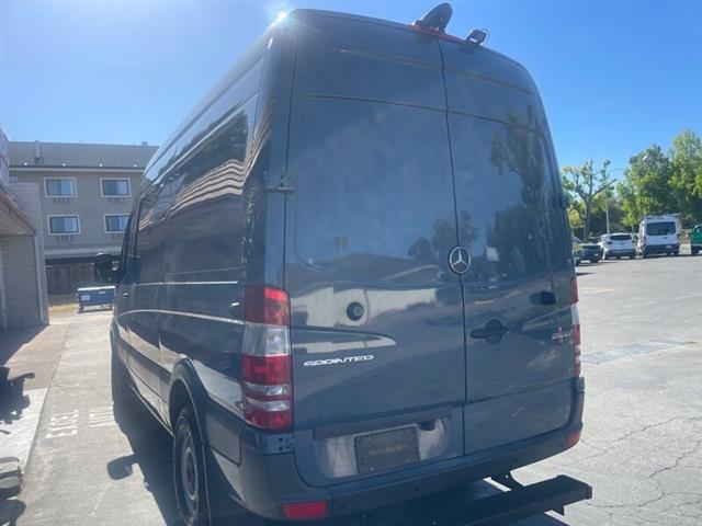 $25950 : 2018 Sprinter 2500 Cargo van image 6