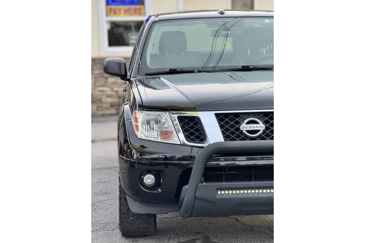 2013 Frontier SV image 7