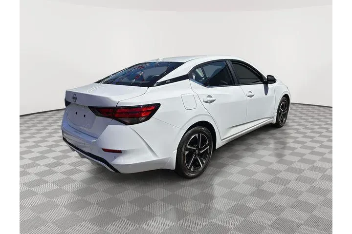 $19150 : Nissan Sentra 2025 SV 4dr Se image 2