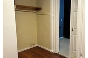 The property is a back house en Los Angeles