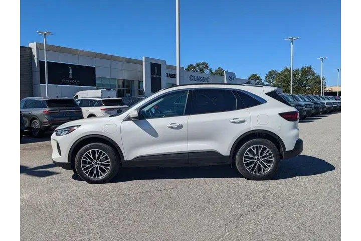 $30995 : Ford Escape Plug-In Hybrid 2 image 8