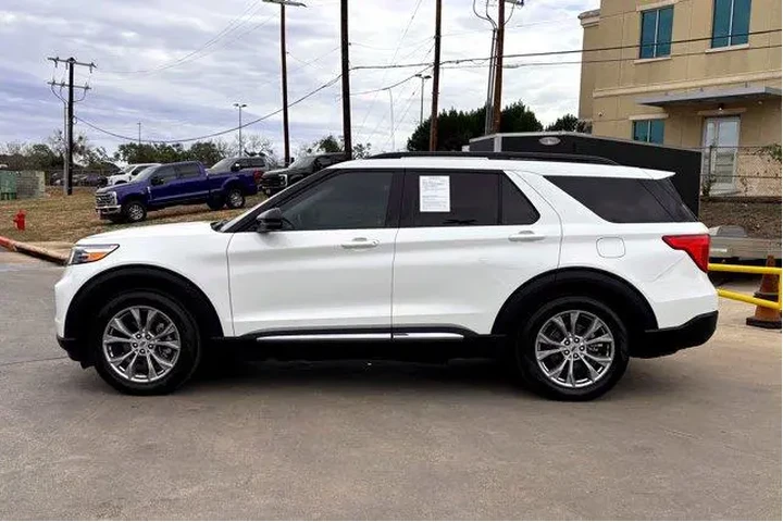 $29977 : Ford Explorer 2022 XLT 4dr S image 5