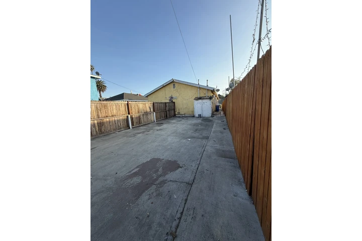 $4250 : Sur centro zona 90001 image 7