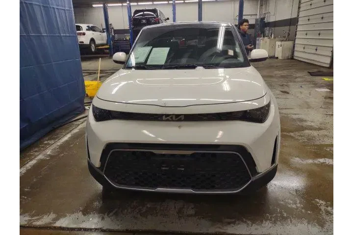 $19900 : Kia Soul 2023 S 4dr Crossove image 3