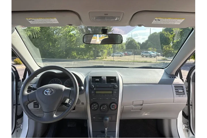 $10000 : 2009 Corolla LE image 4