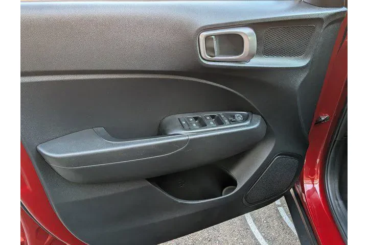 $22347 : Hyundai VENUE 2025 SEL 4dr C image 8