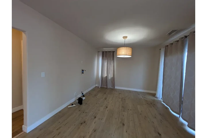 $1100 : Spacious Living 2 bedroom home image 3