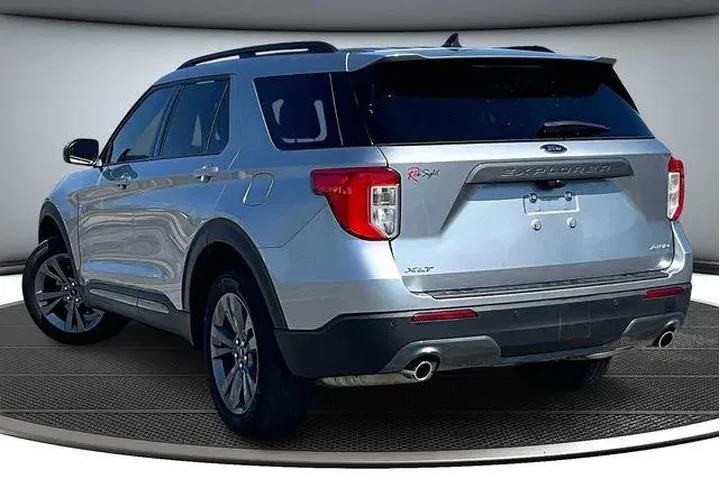 $35500 : Ford Explorer 2024 AWD XLT 4 image 4