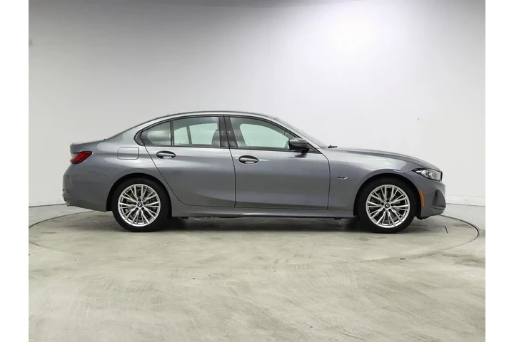 $28998 : BMW 3 Series 2023 330e 4dr S image 7