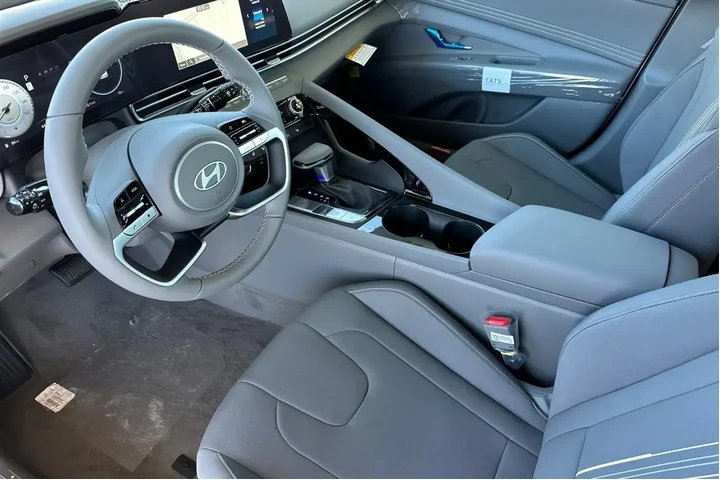 $20977 : Hyundai ELANTRA 2025 SEL Con image 10