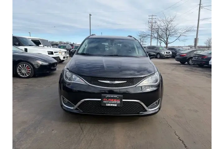 $19995 : 2019 PACIFICA image 5