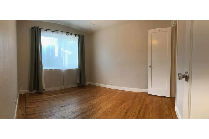 $800 : Updated 2 bedroom / 1 bath image 7